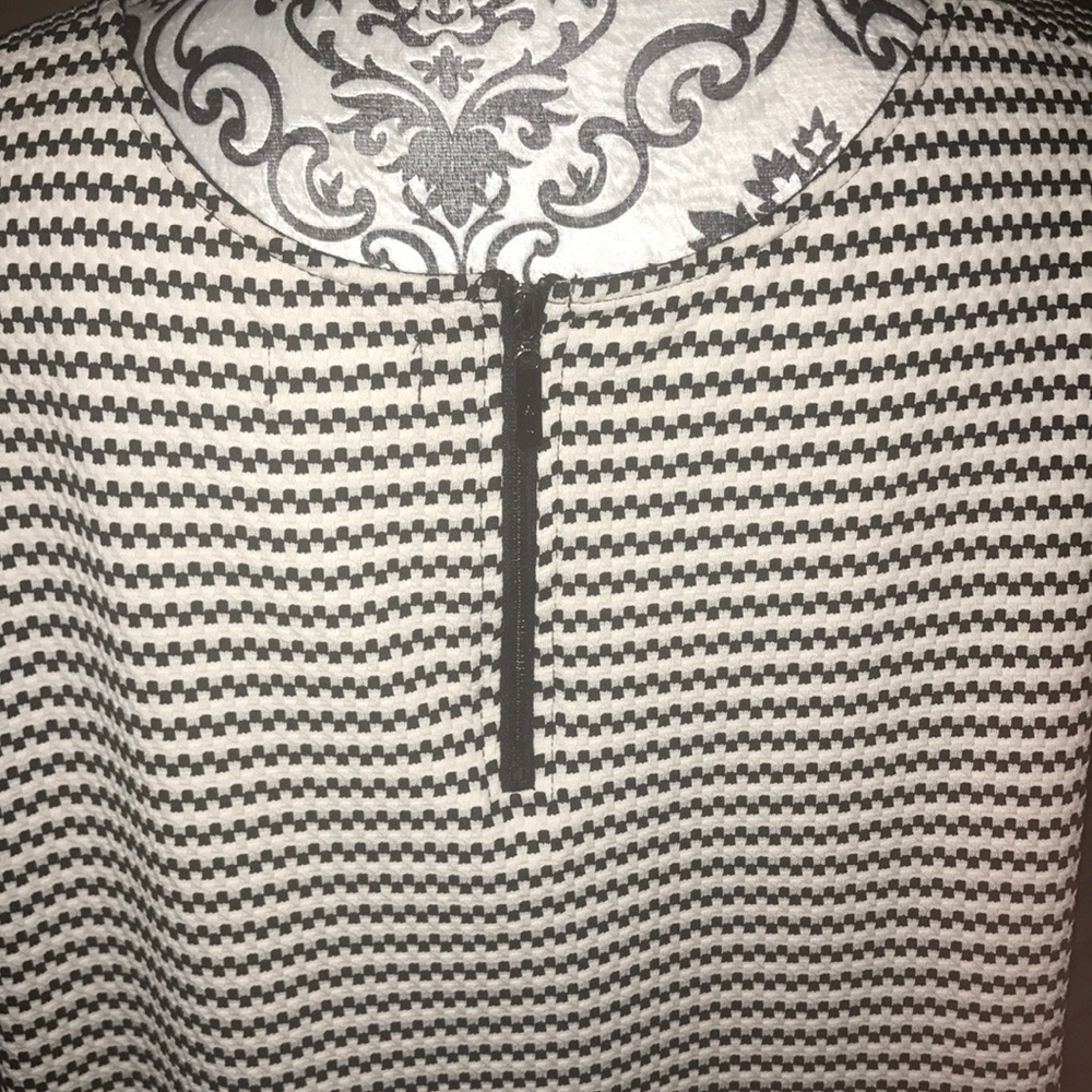 Black and White with Lace Dress Top - Picture 5 of 7